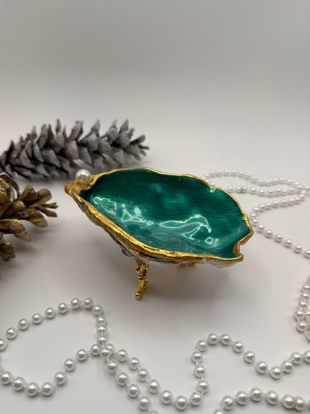 Oyster Trinket Tray with Stand – Emerald Green