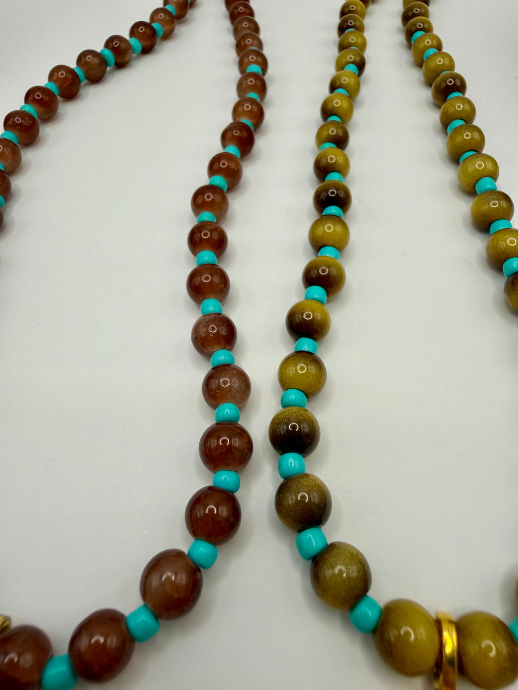 Oyster Shell Beaded Necklace – Turquoise & Amber