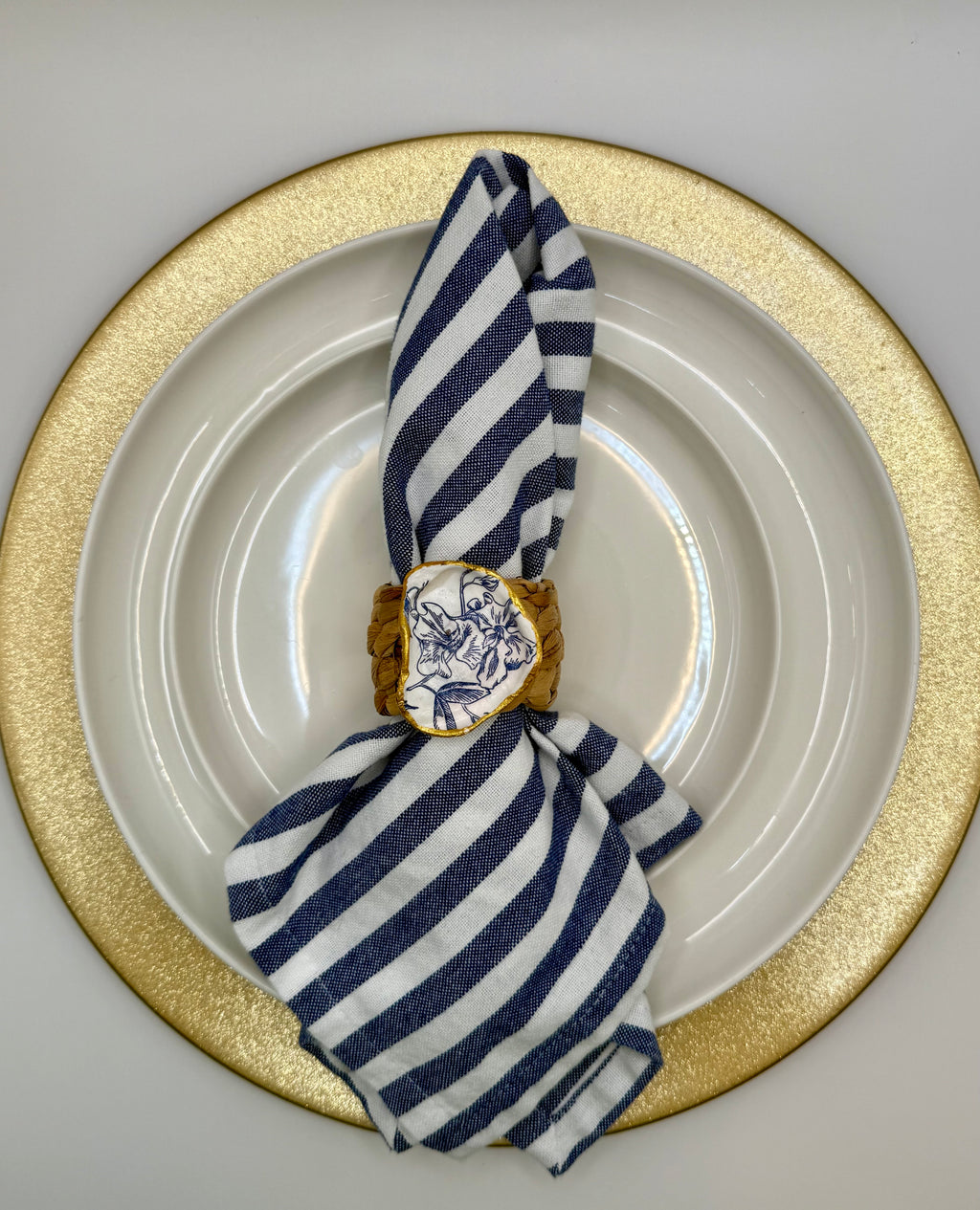 Oyster Shell Napkin Ring – Blue & White French Toile