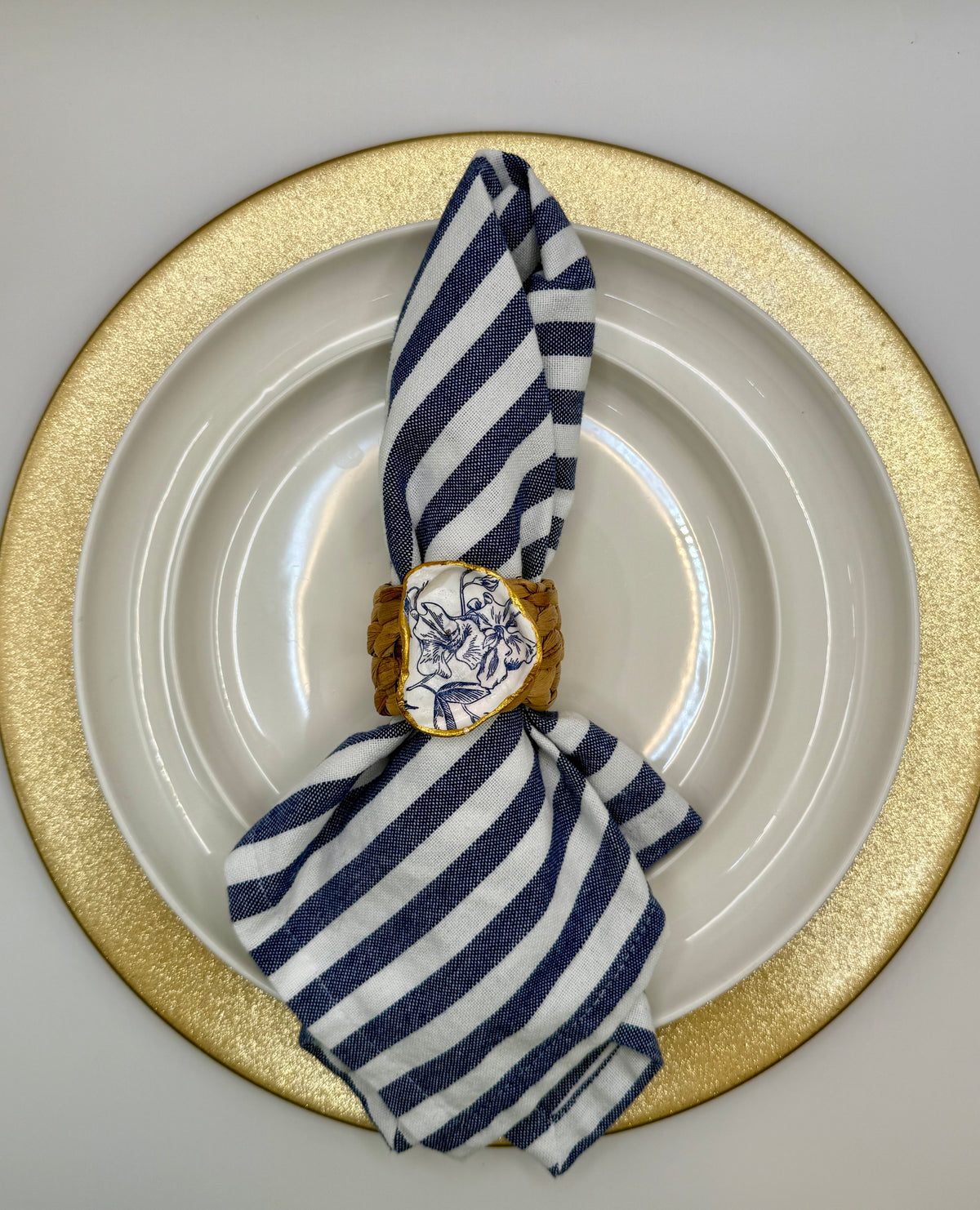 Oyster Shell Napkin Ring – Blue & White French Toile
