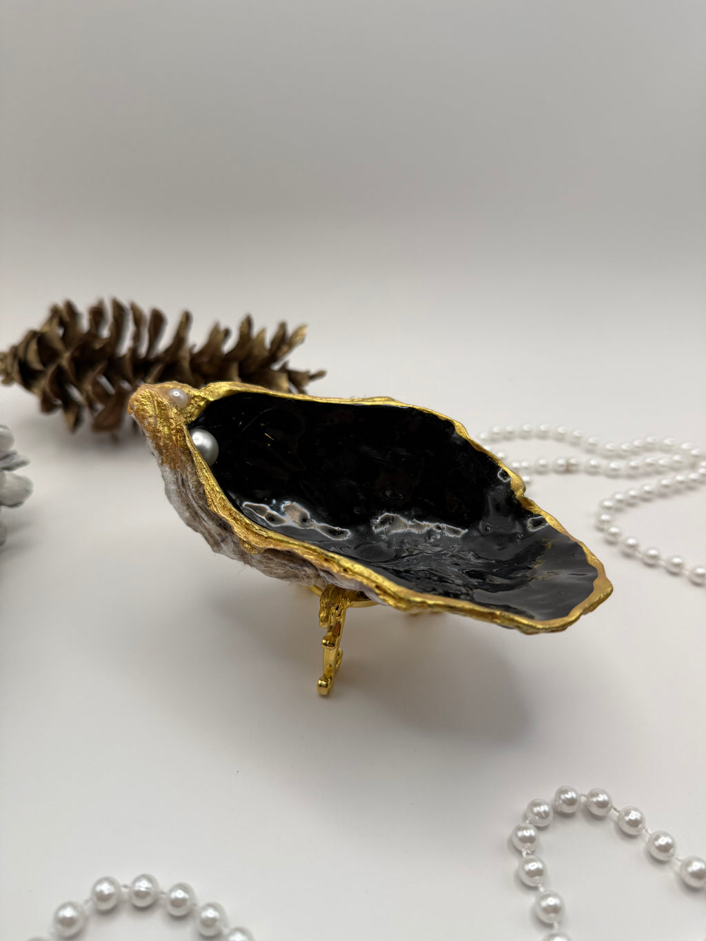Oyster Trinket Tray with Stand – Black
