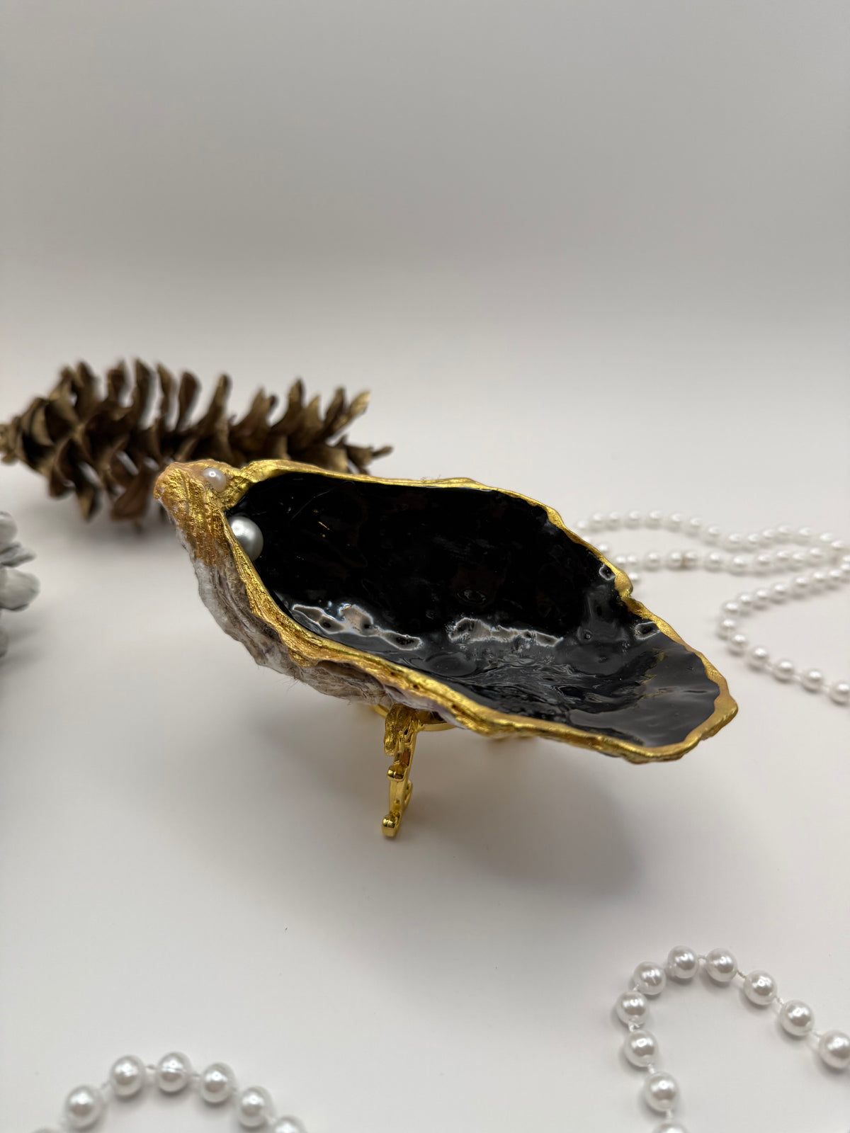 Oyster Trinket Tray with Stand – Black