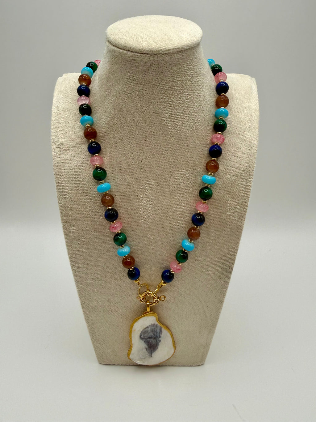 Oyster Shell Beaded Necklace – Colorful Eclectic