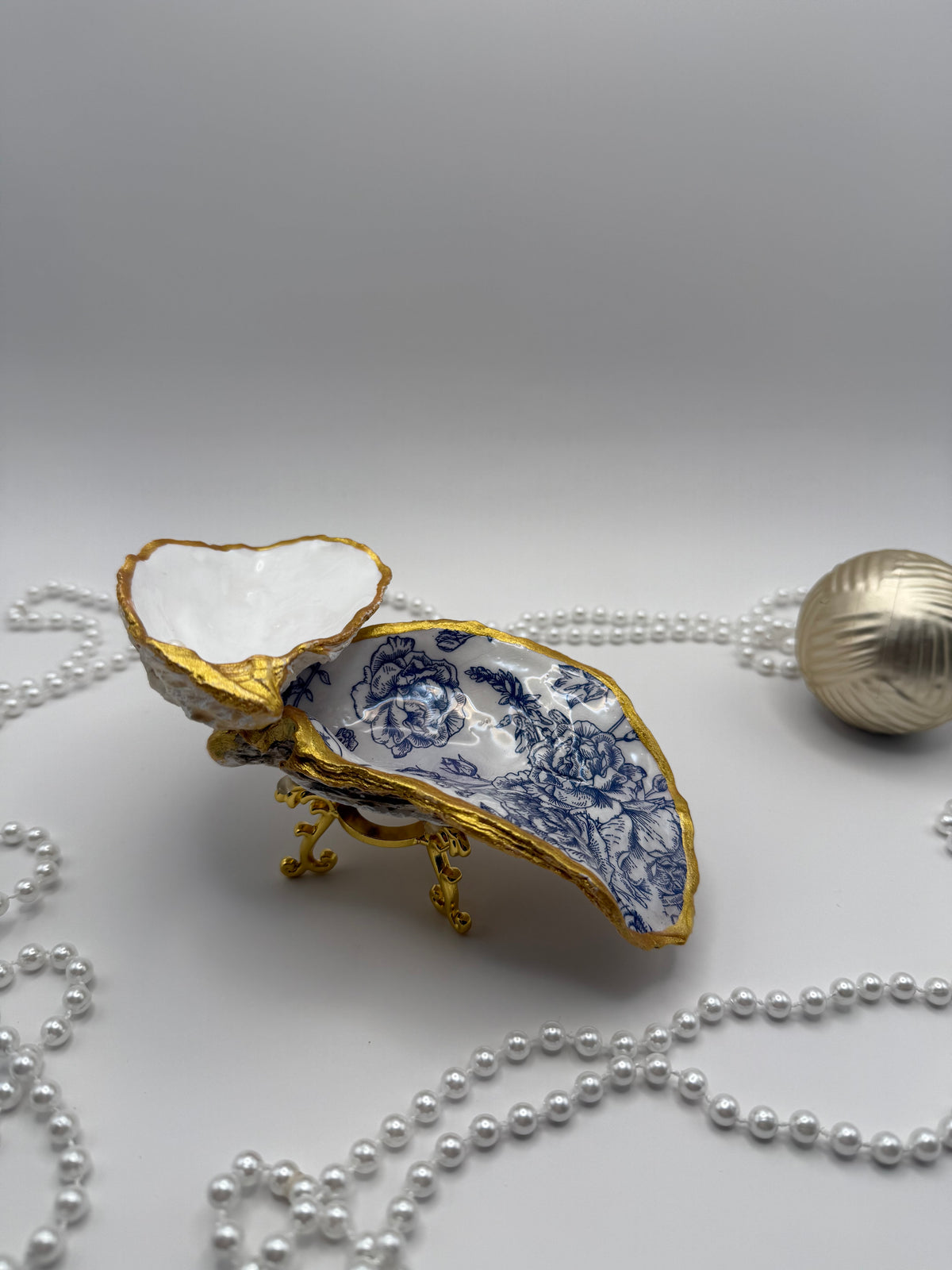 Double Oyster Trinket Tray – Blue & White French Toile