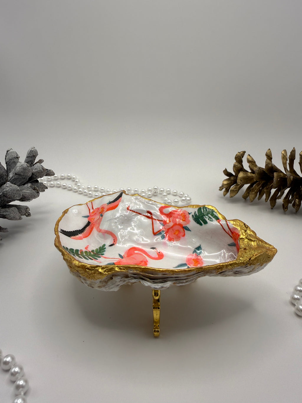 Oyster Trinket Tray with Stand – Flamingo Paradise