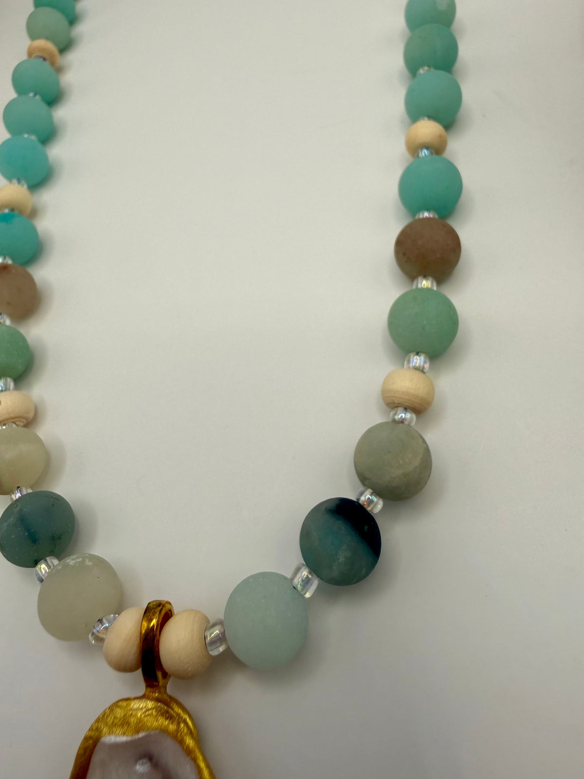 Oyster Shell Beaded Necklace – Coastal Breeze