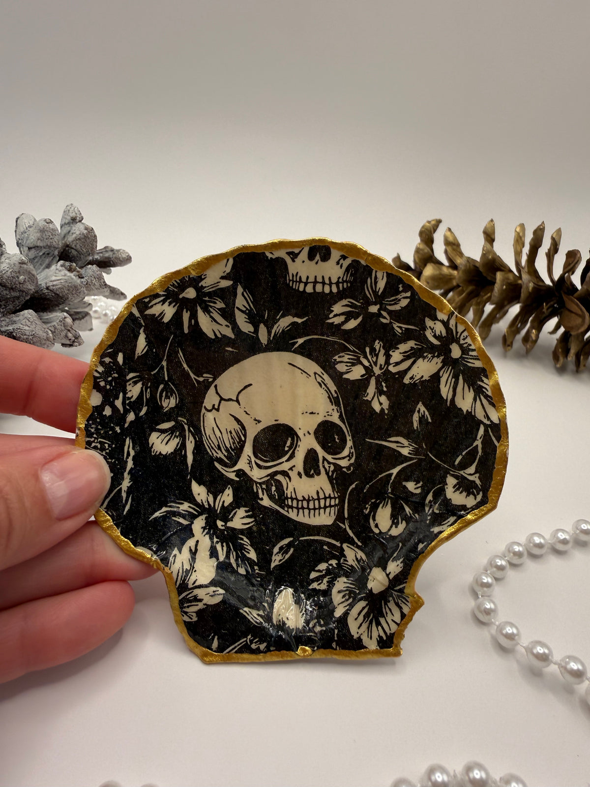 Scallop Trinket Tray - Skulls & Blooms