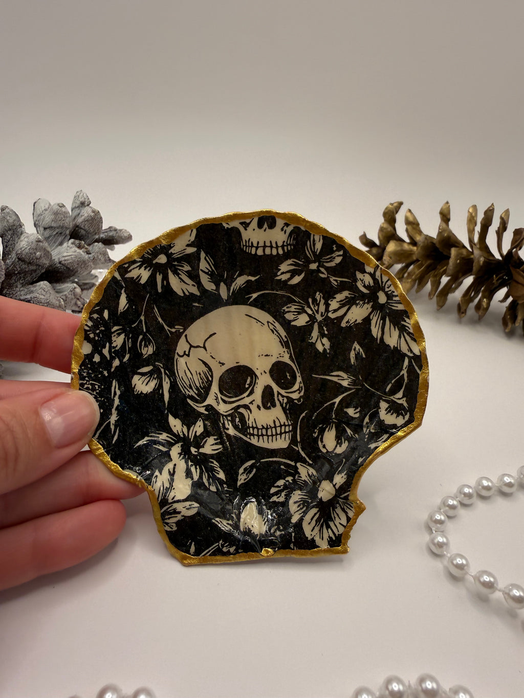 Scallop Trinket Tray - Skulls & Blooms