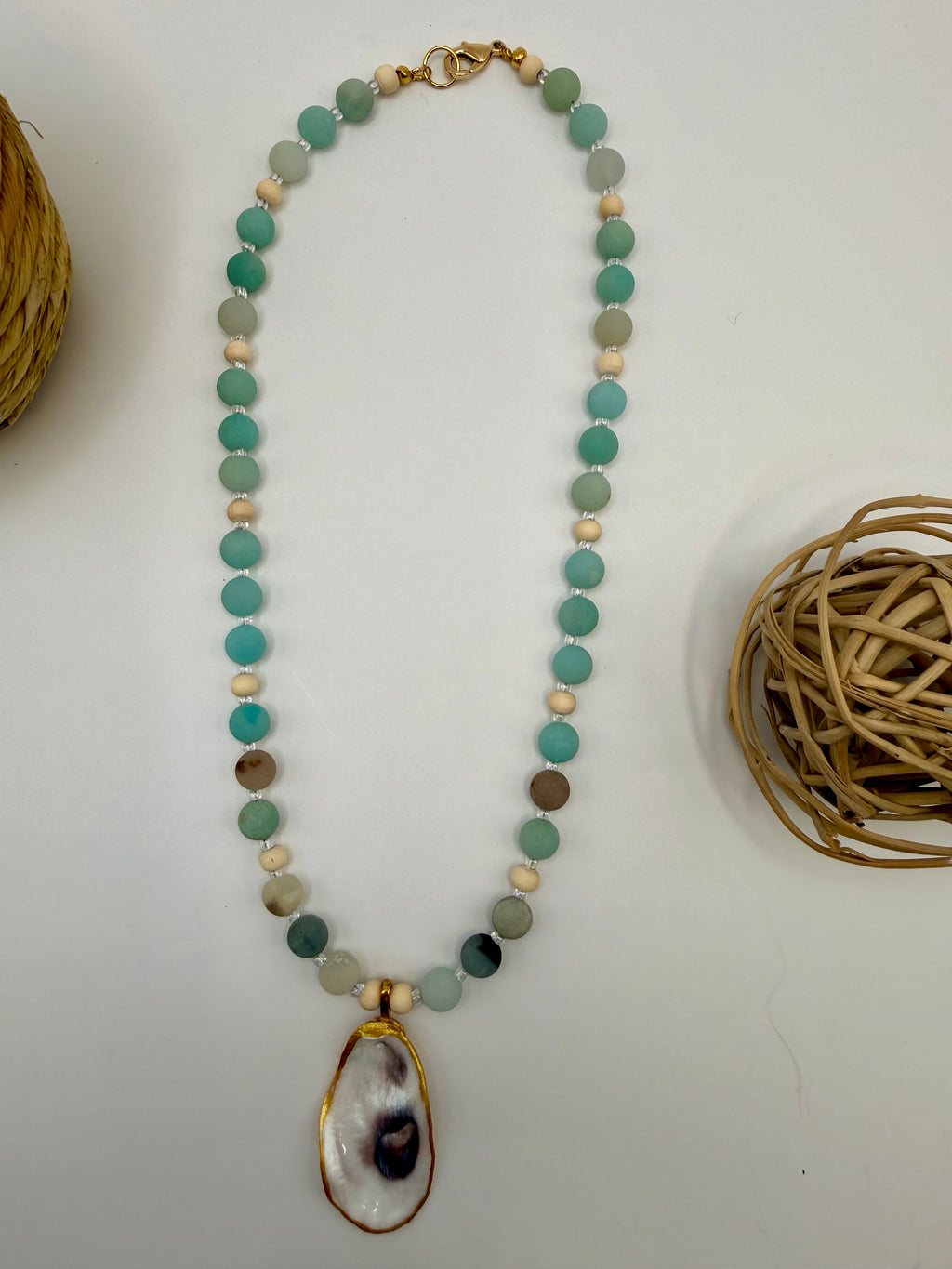 Oyster Shell Beaded Necklace – Coastal Breeze
