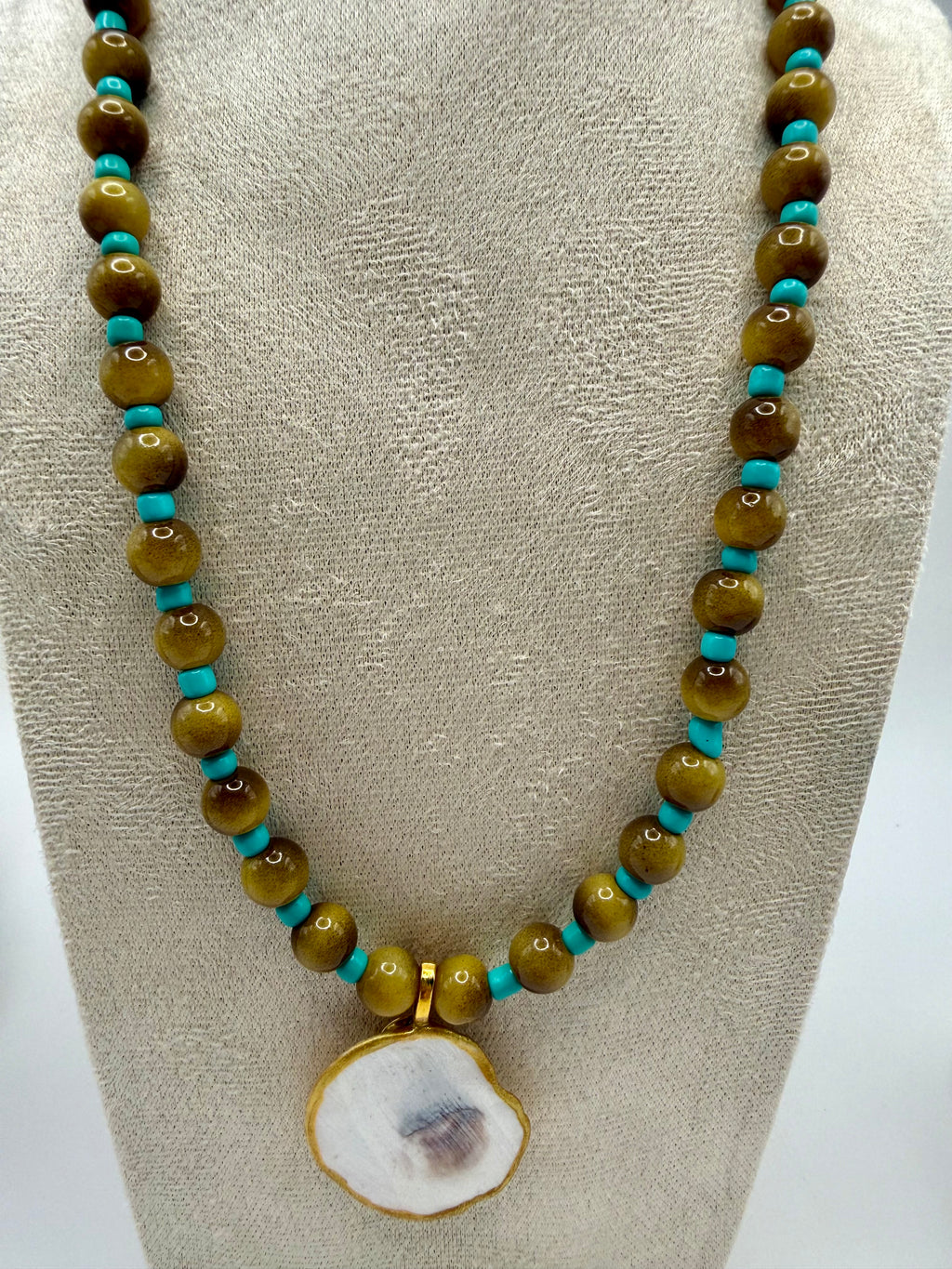 Oyster Shell Beaded Necklace – Earthy Turquoise
