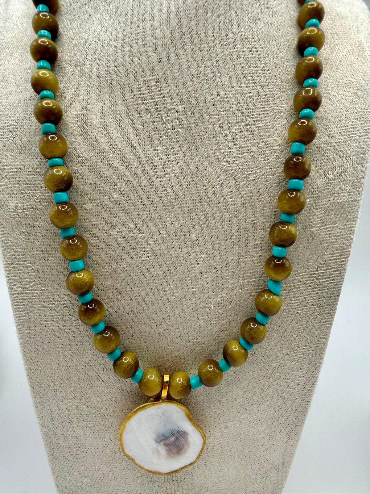Oyster Shell Beaded Necklace – Earthy Turquoise