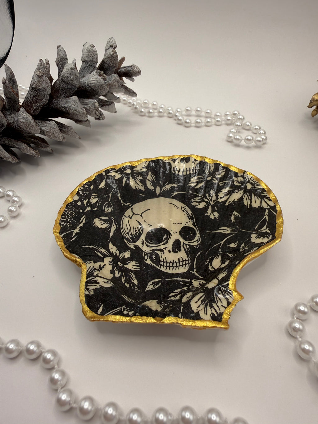 Scallop Trinket Tray - Skulls & Blooms