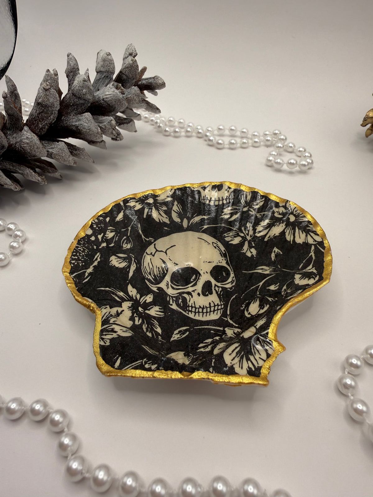 Scallop Trinket Tray - Skulls & Blooms