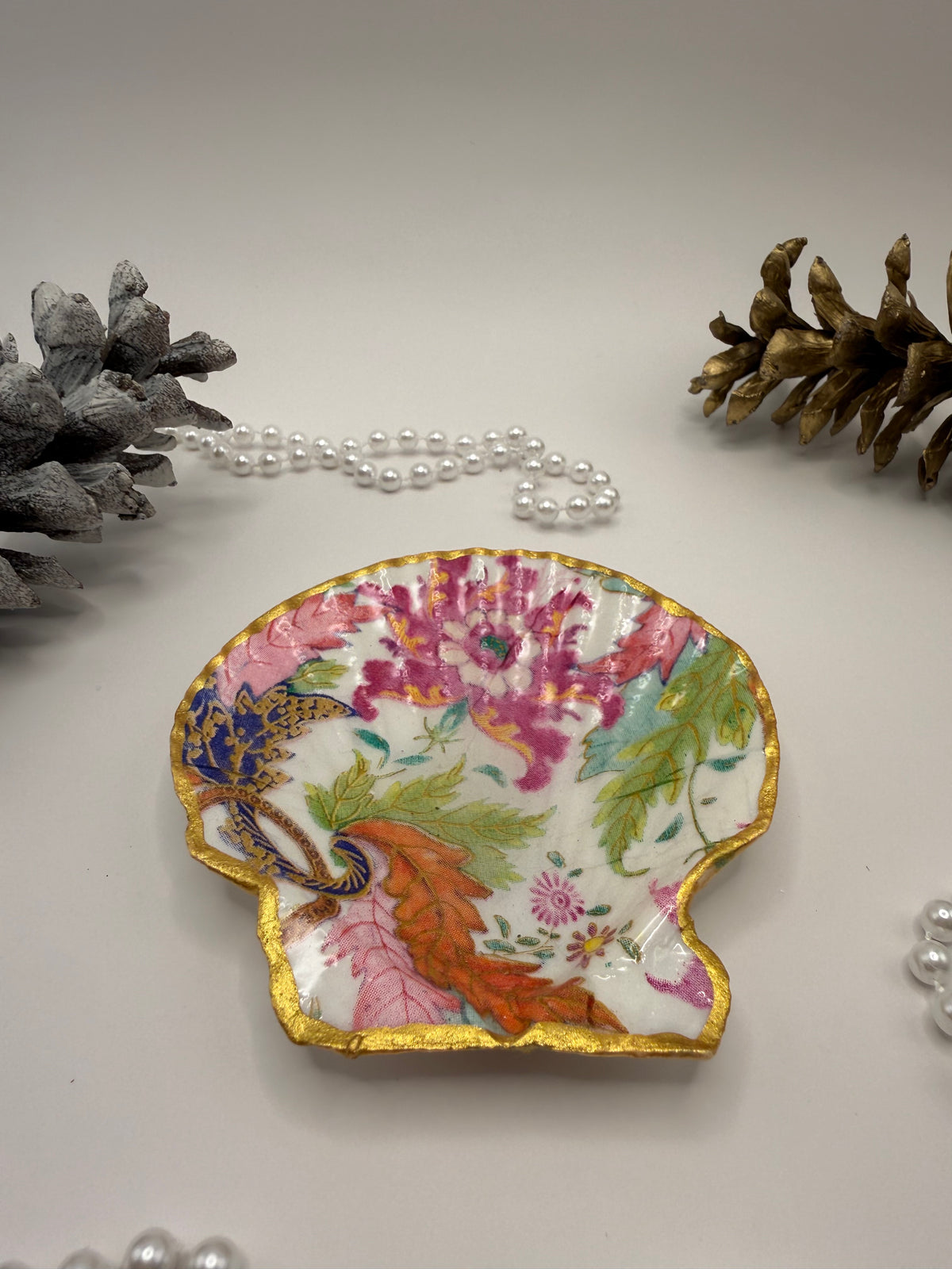 Scallop Trinket Tray - Boho Blooms