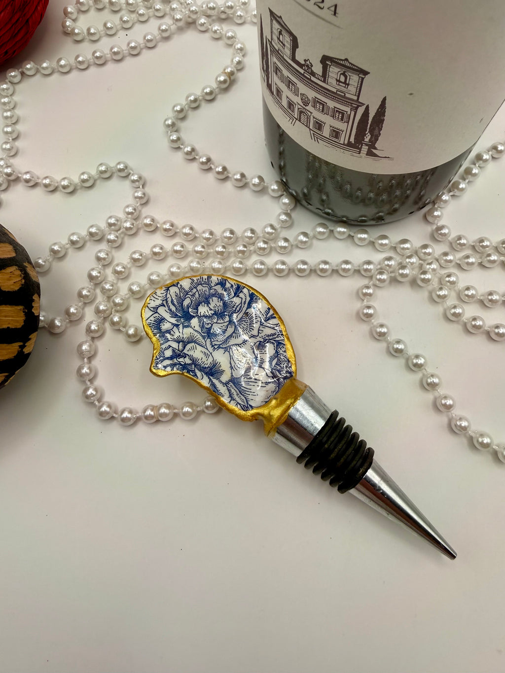 Oyster Shell Wine Stopper – Blue & White French Toile