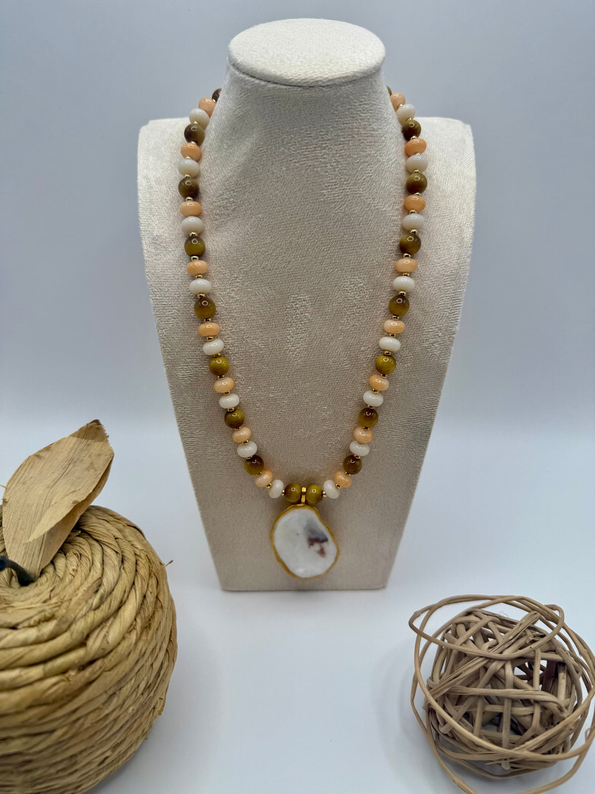 Oyster Shell Beaded Necklace – Bohemian Earth