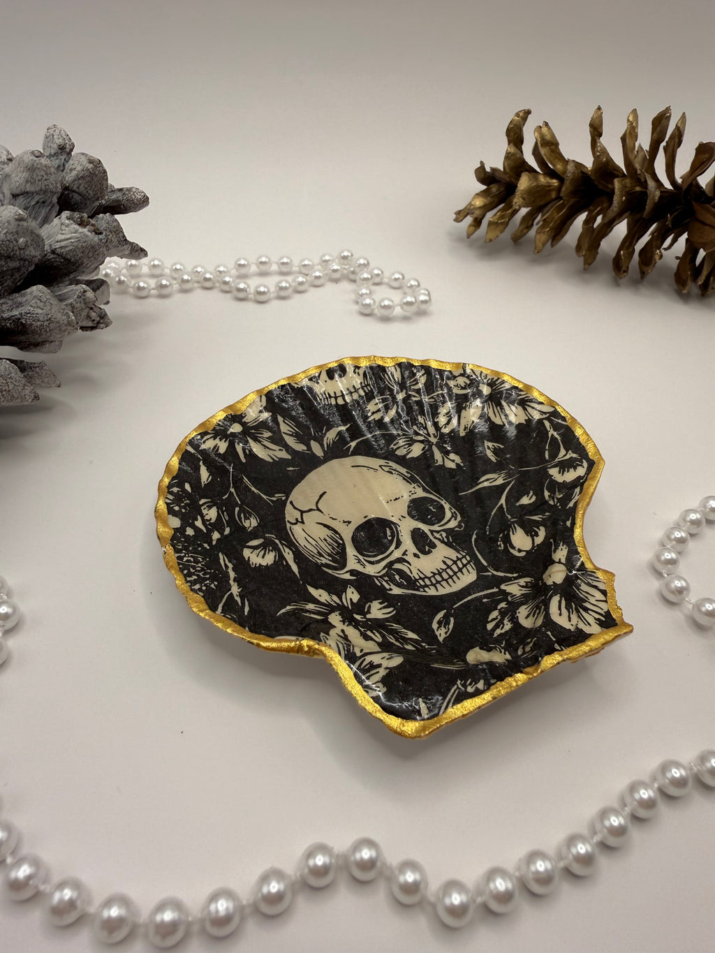 Scallop Trinket Tray - Skulls & Blooms