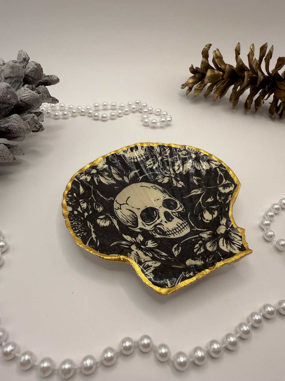 Scallop Trinket Tray - Skulls & Blooms