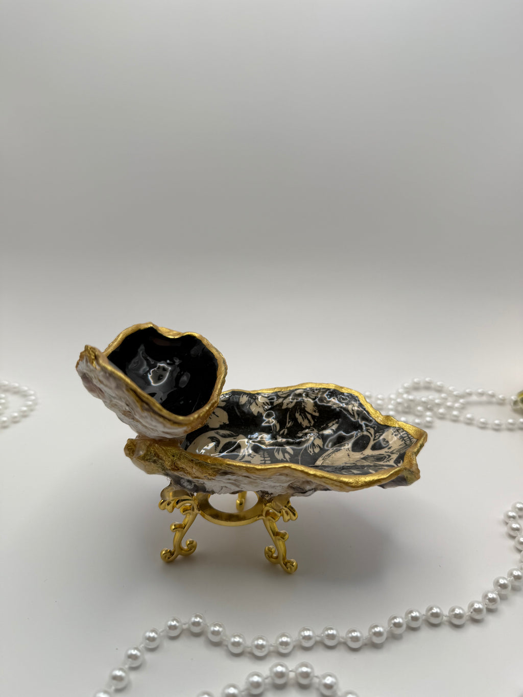 Double Oyster Trinket Tray – Skulls & Blooms