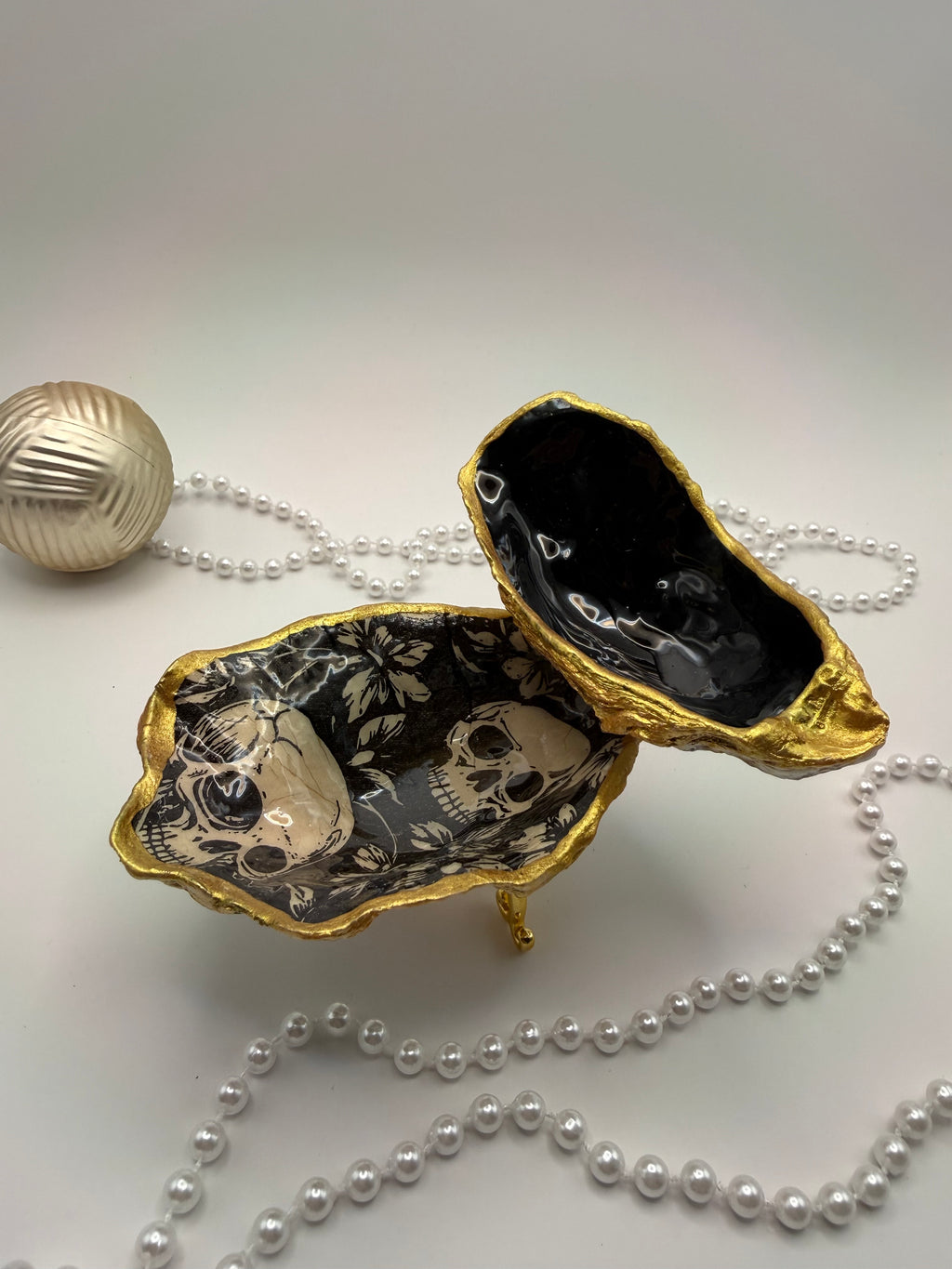 Double Oyster Trinket Tray – Skulls & Blooms