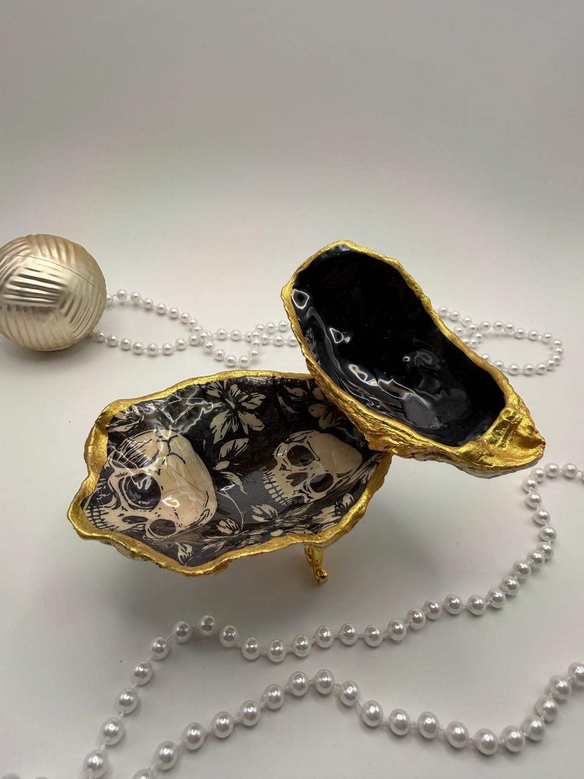 Double Oyster Trinket Tray – Skulls & Blooms
