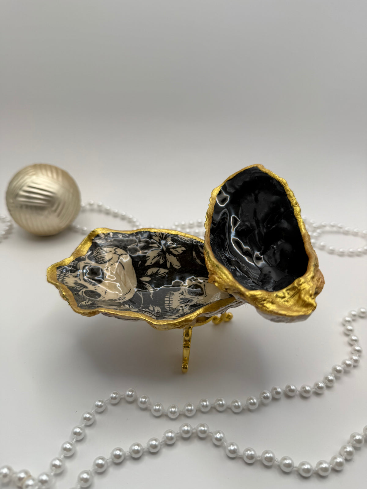 Double Oyster Trinket Tray – Skulls & Blooms