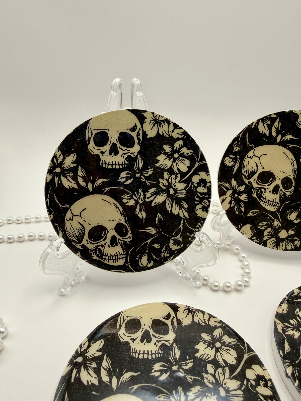 Wood Coaster – Skulls & Blooms