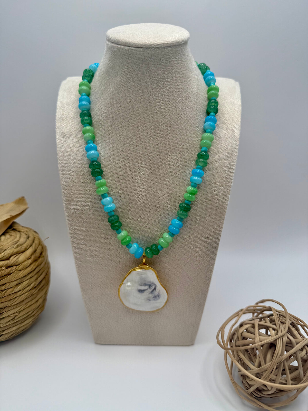 Oyster Shell Beaded Necklace – Tropical Waters