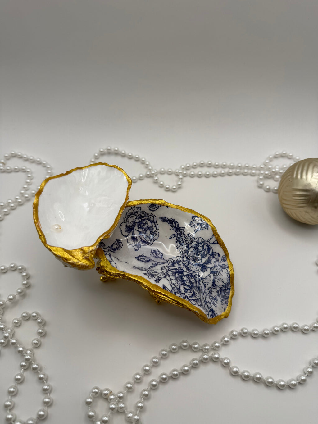 Double Oyster Trinket Tray – Blue & White French Toile