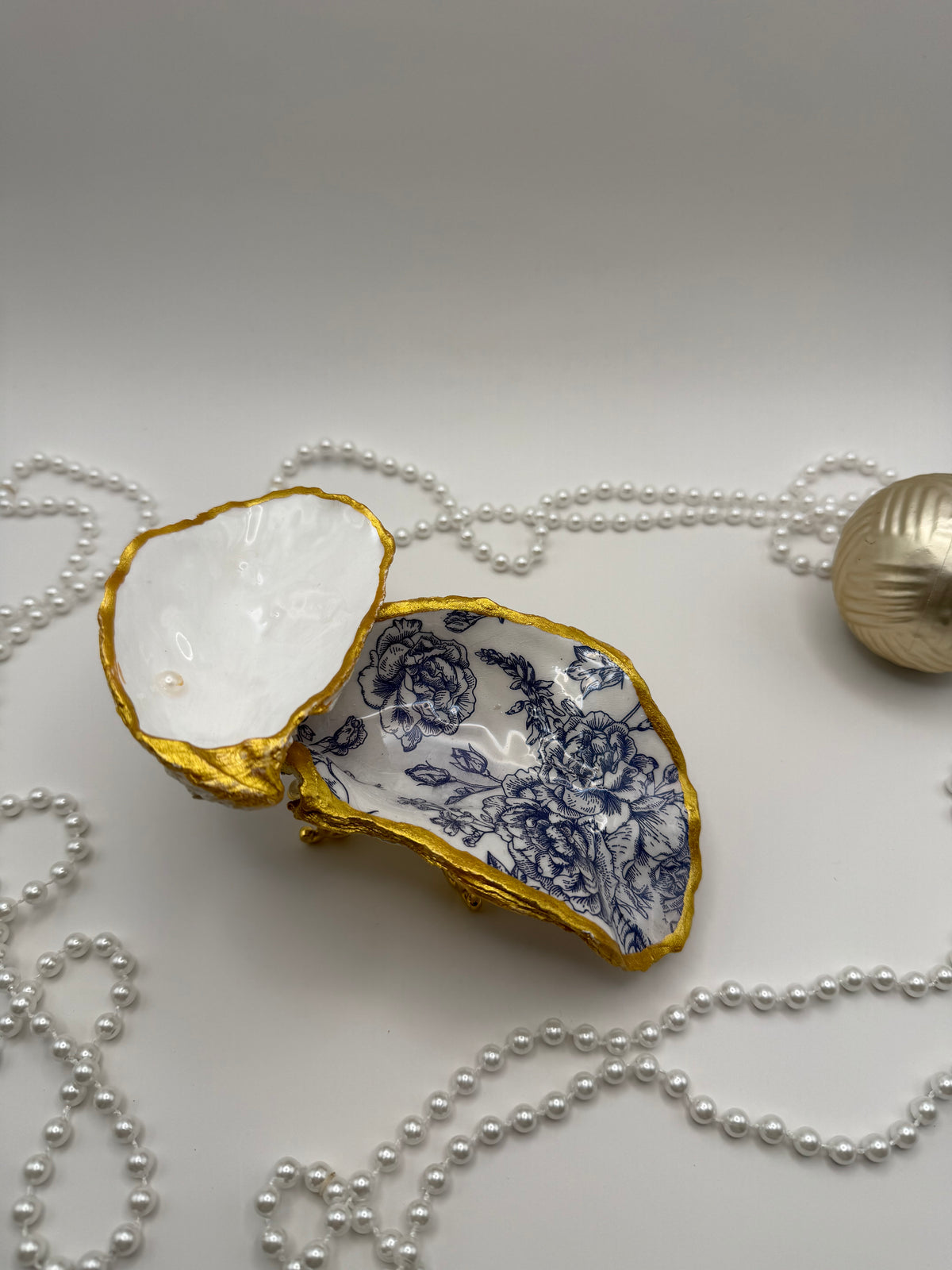 Double Oyster Trinket Tray – Blue & White French Toile