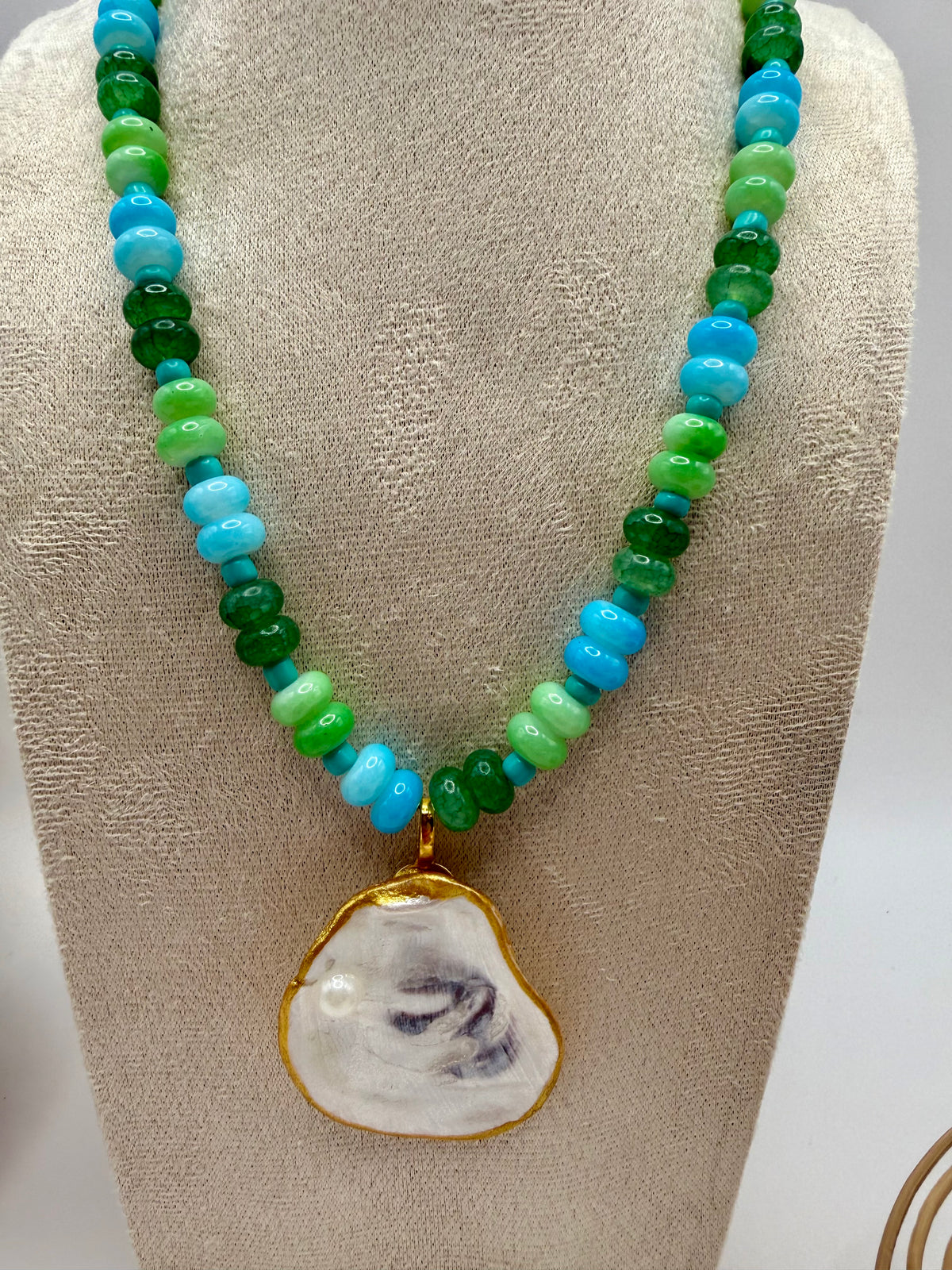 Oyster Shell Beaded Necklace – Tropical Waters