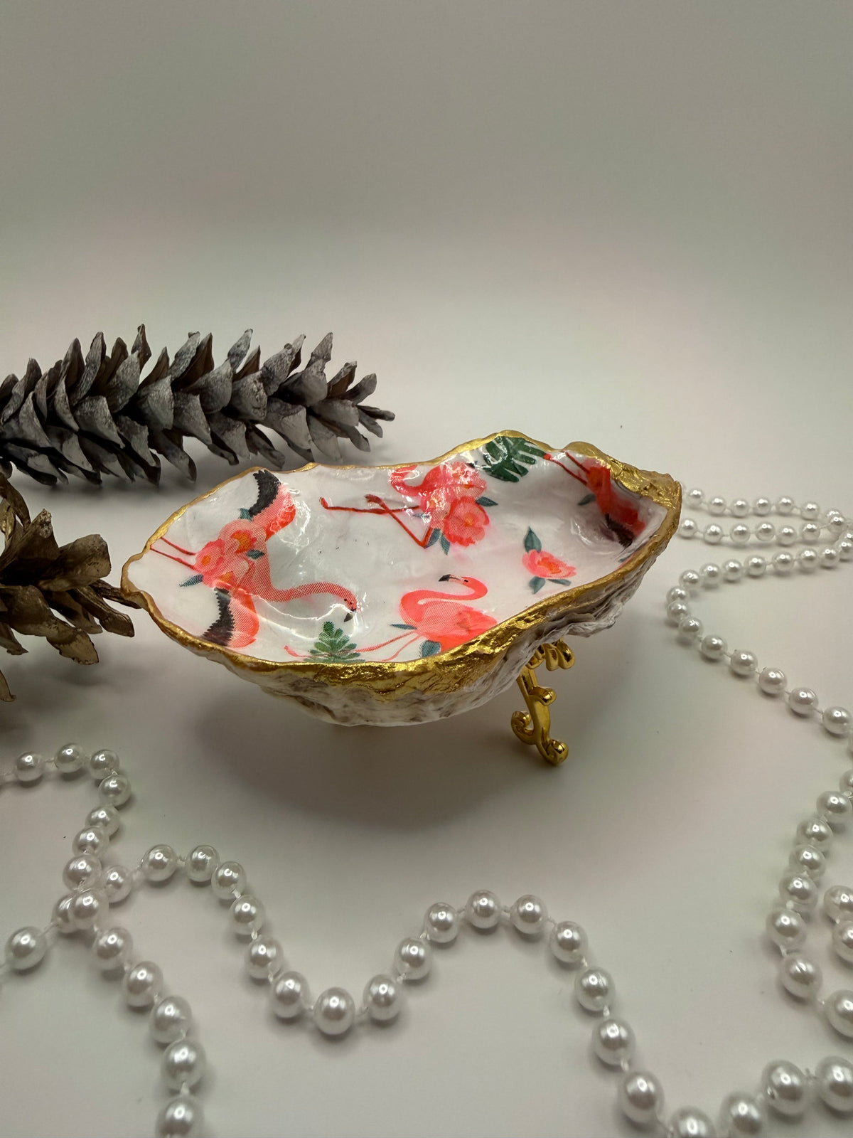 Oyster Trinket Tray with Stand – Flamingo Paradise