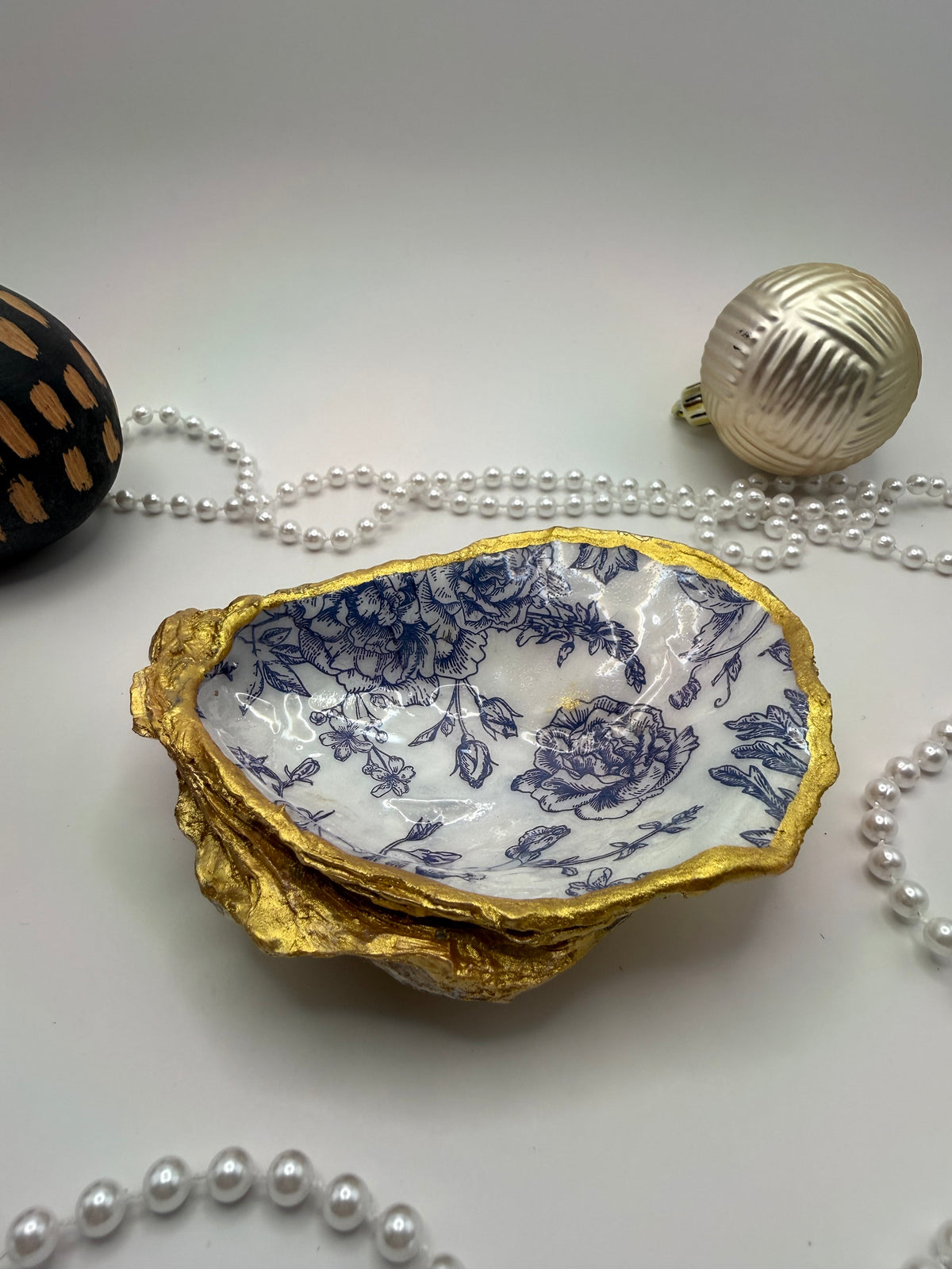 Oyster Trinket Tray – Blue & White French Toile