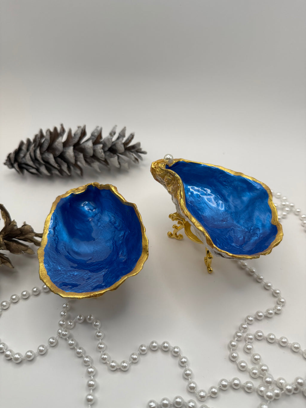 Oyster Trinket Tray with Stand – Sapphire Blue