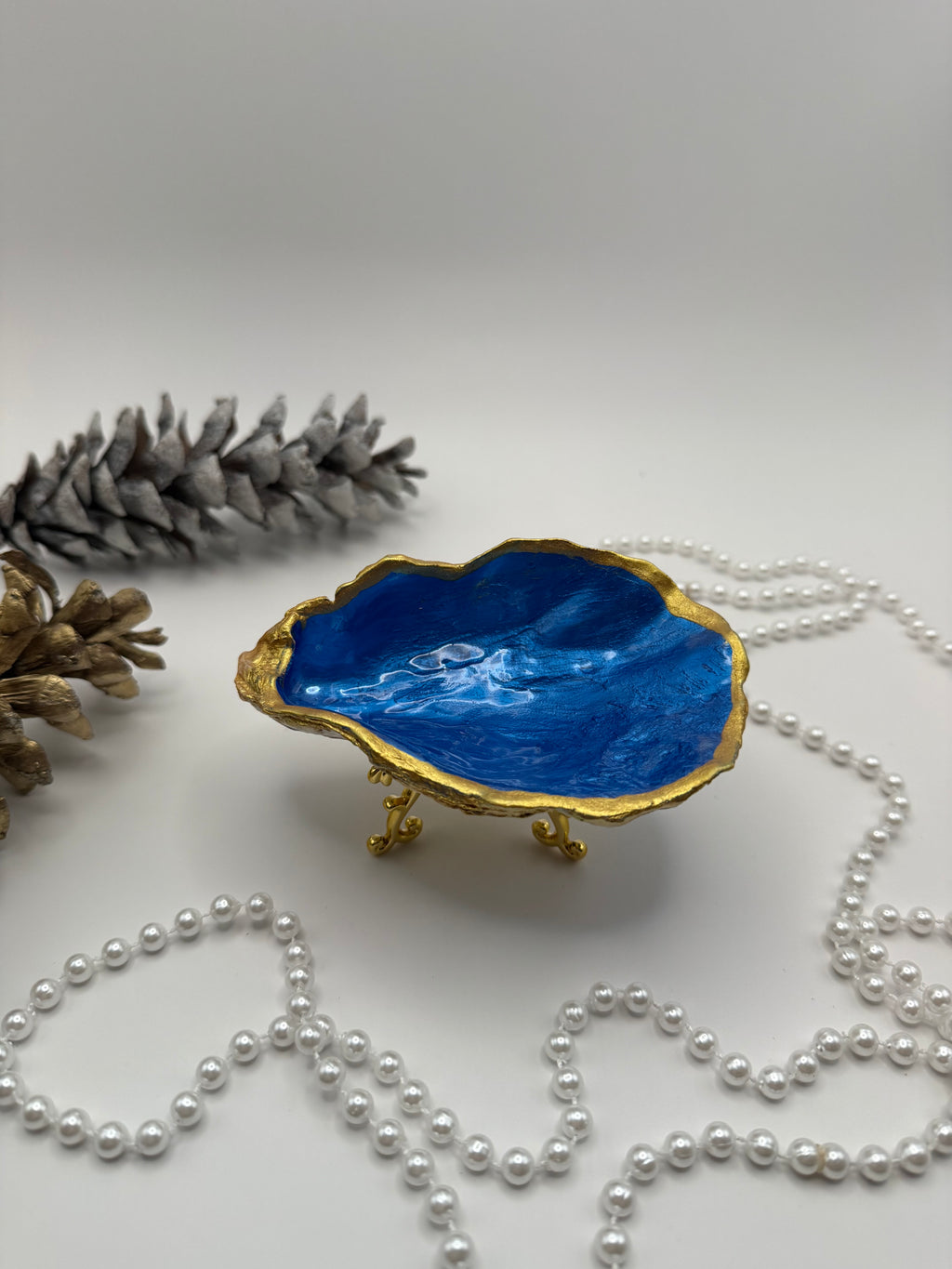 Oyster Trinket Tray with Stand – Sapphire Blue