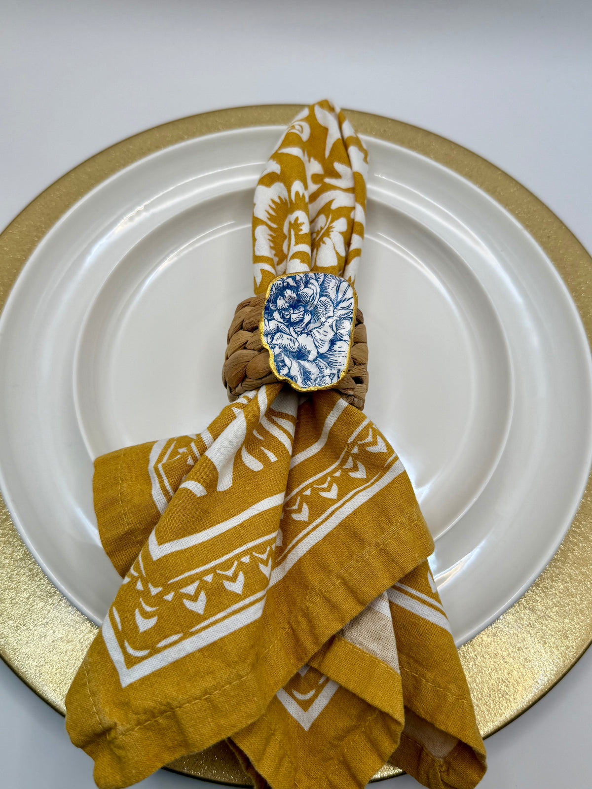 Oyster Shell Napkin Ring – Blue & White French Toile