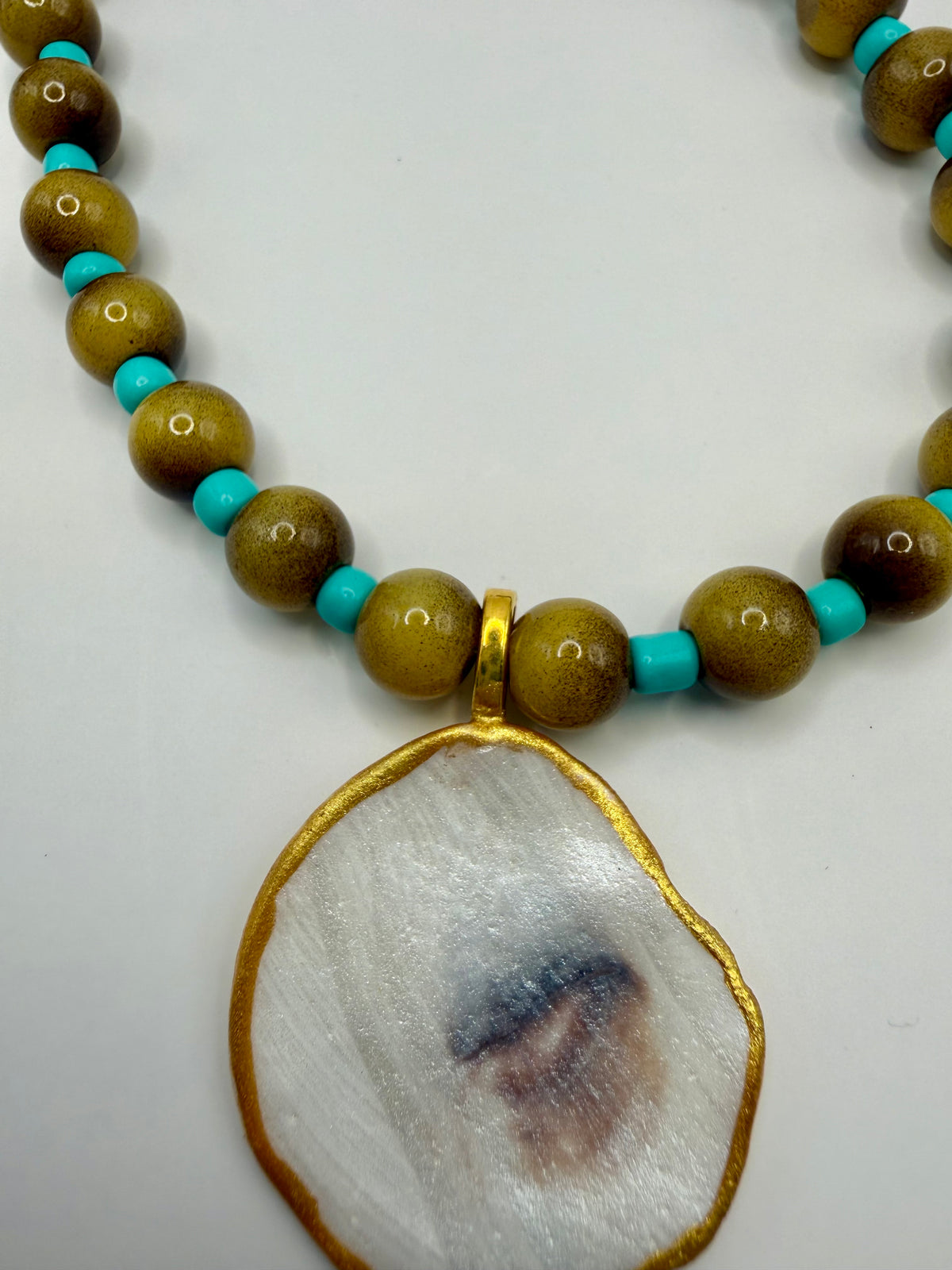 Oyster Shell Beaded Necklace – Earthy Turquoise