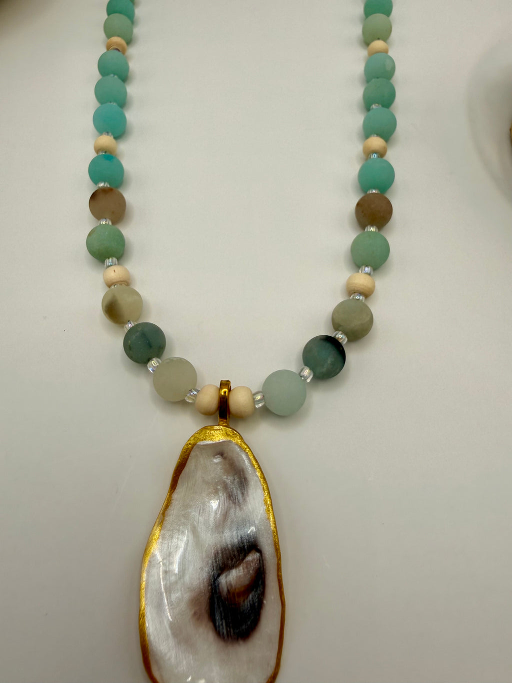 Oyster Shell Beaded Necklace – Coastal Breeze