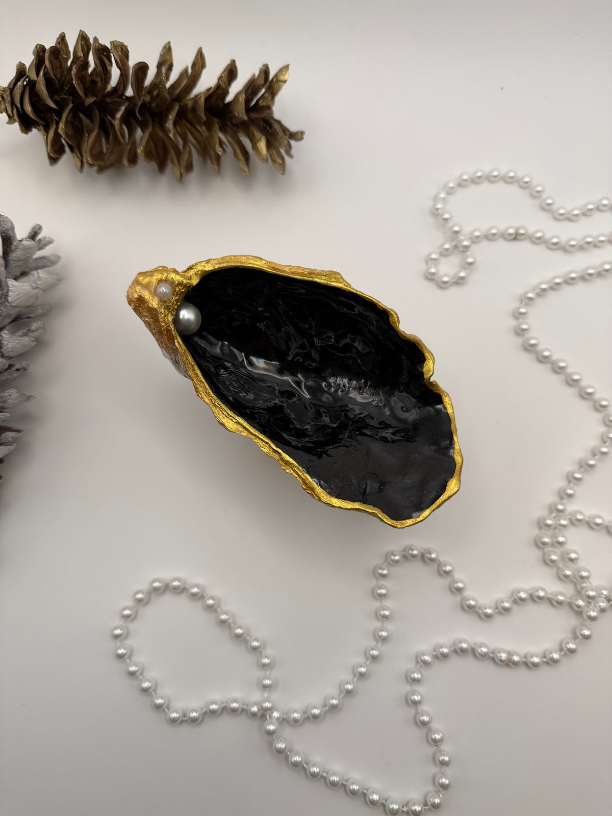Oyster Trinket Tray with Stand – Black
