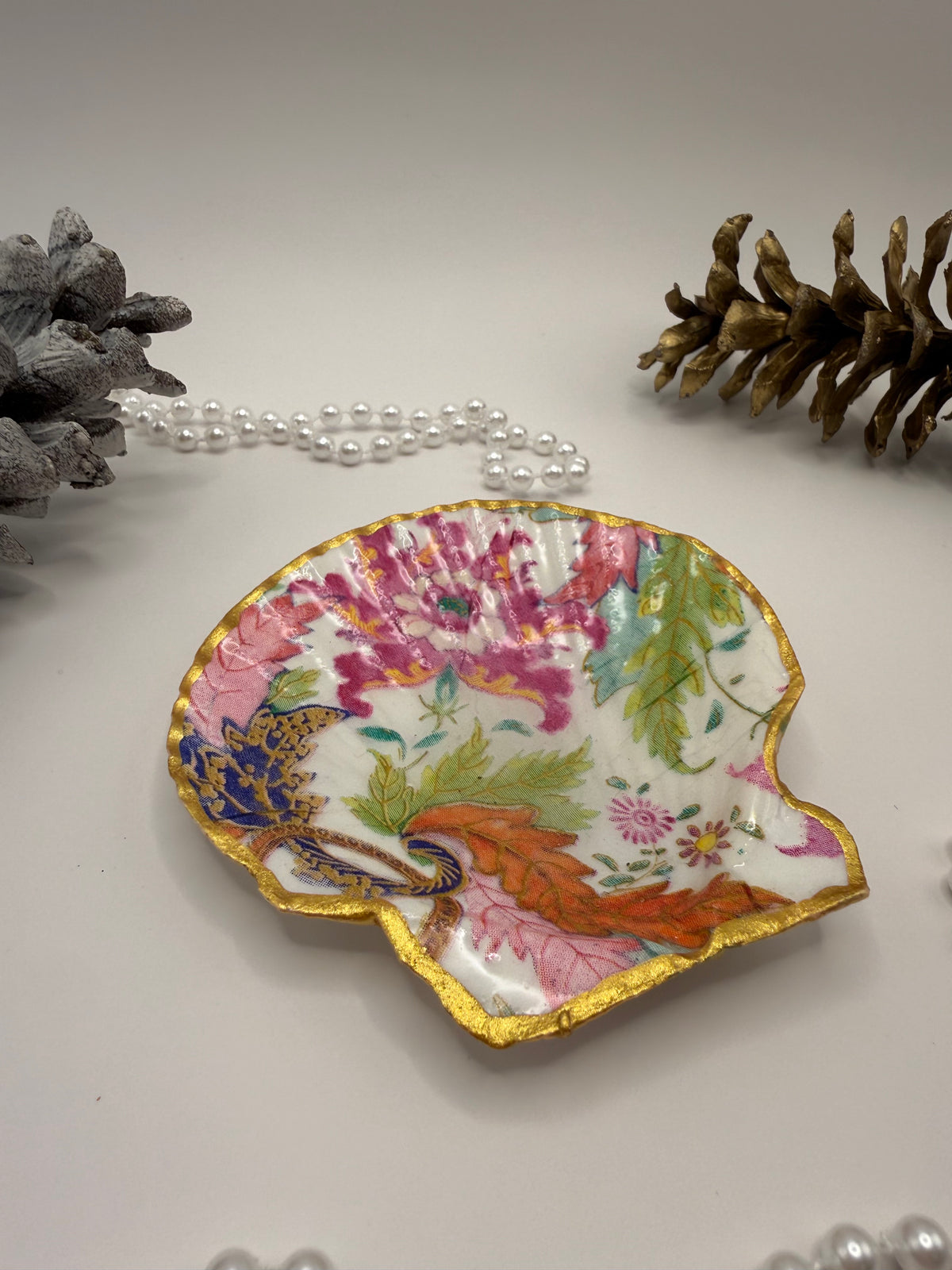 Scallop Trinket Tray - Boho Blooms