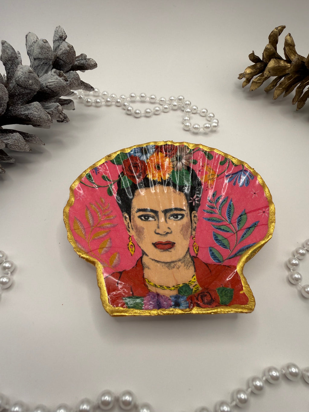 Scallop Trinket Tray - Frida in Bloom