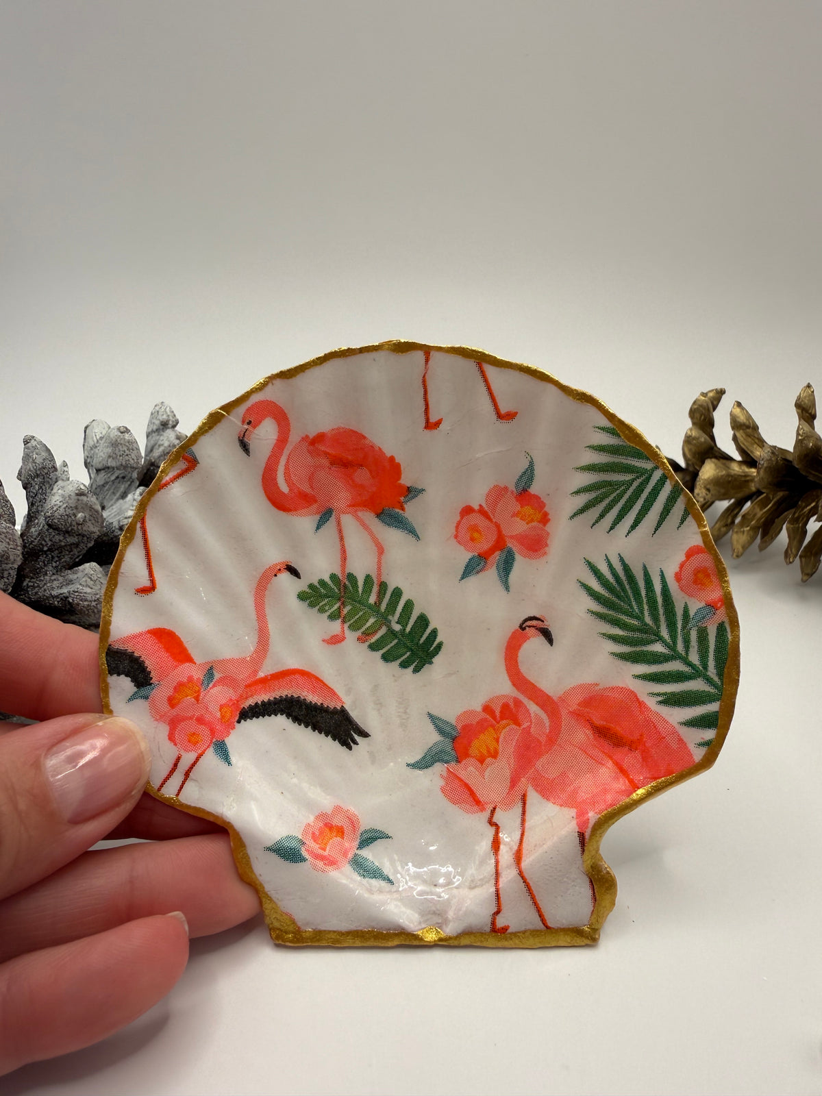 Scallop Trinket Tray - Flamingo Paradise
