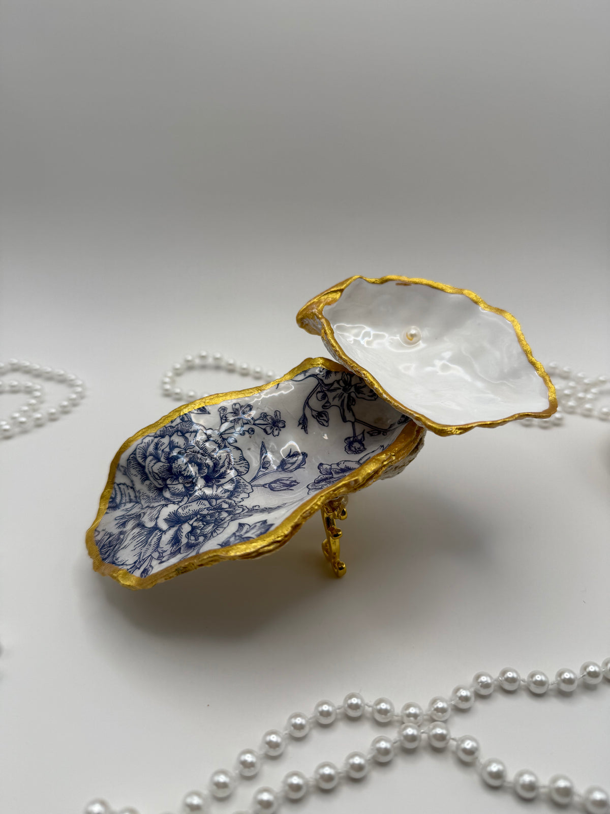 Double Oyster Trinket Tray – Blue & White French Toile