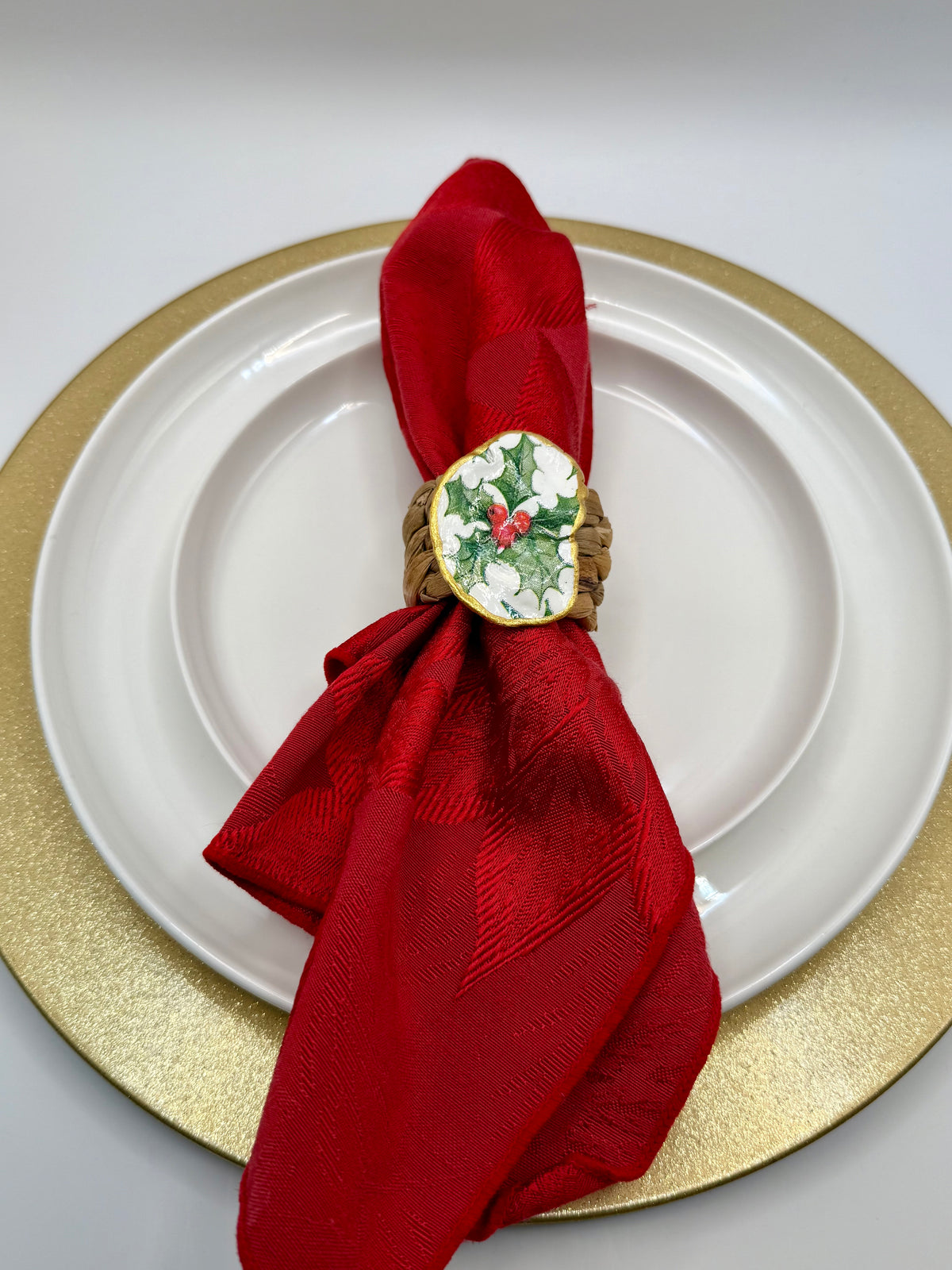 Oyster Shell Napkin Ring – Holly & Berries