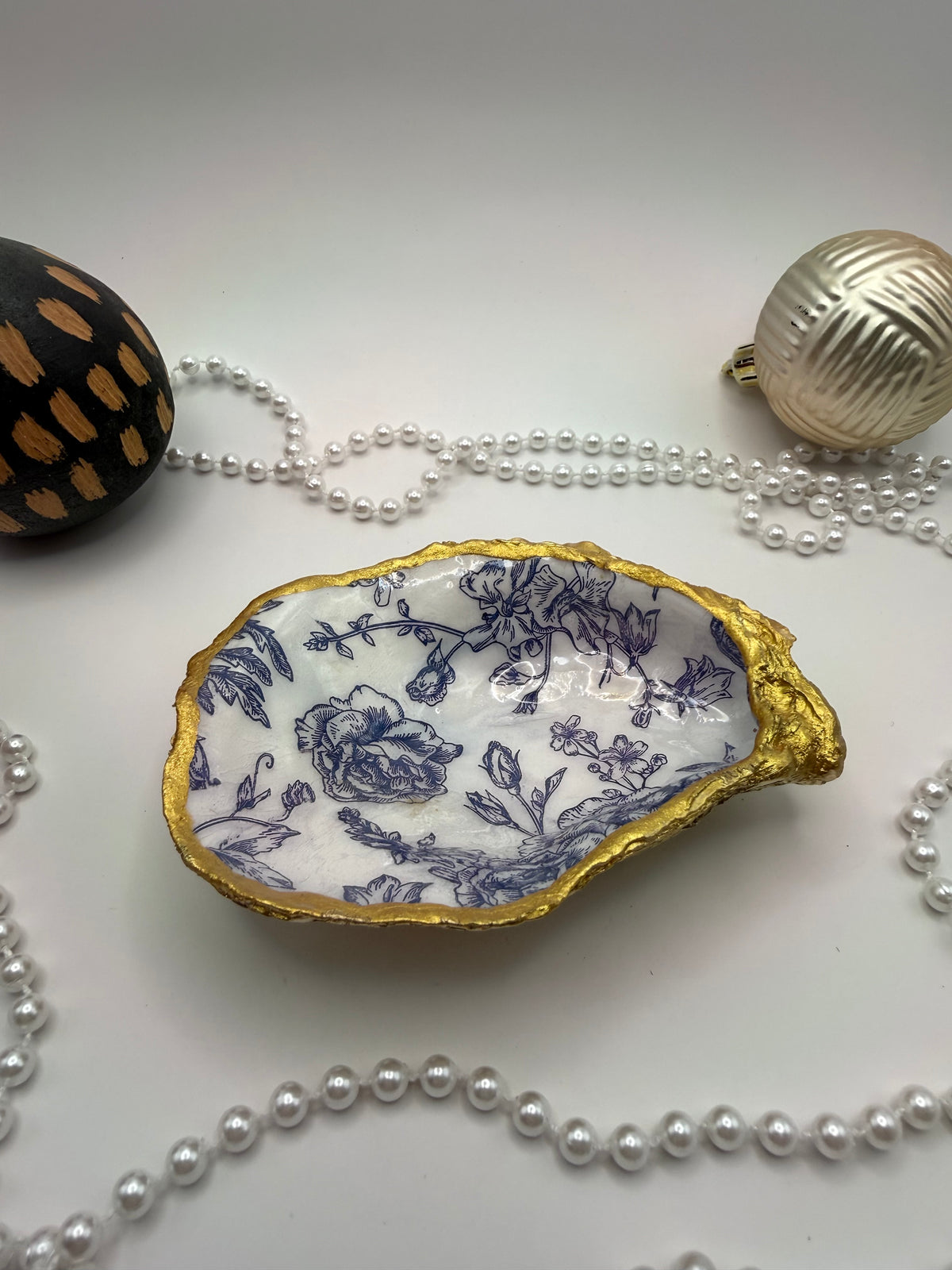 Oyster Trinket Tray – Blue & White French Toile