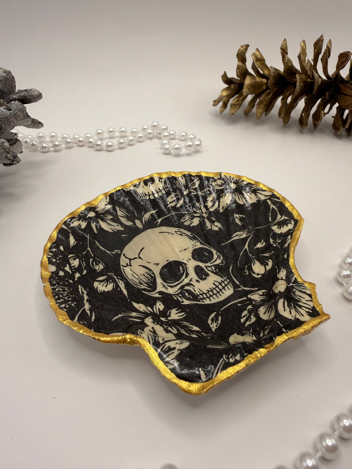 Scallop Trinket Tray - Skulls & Blooms