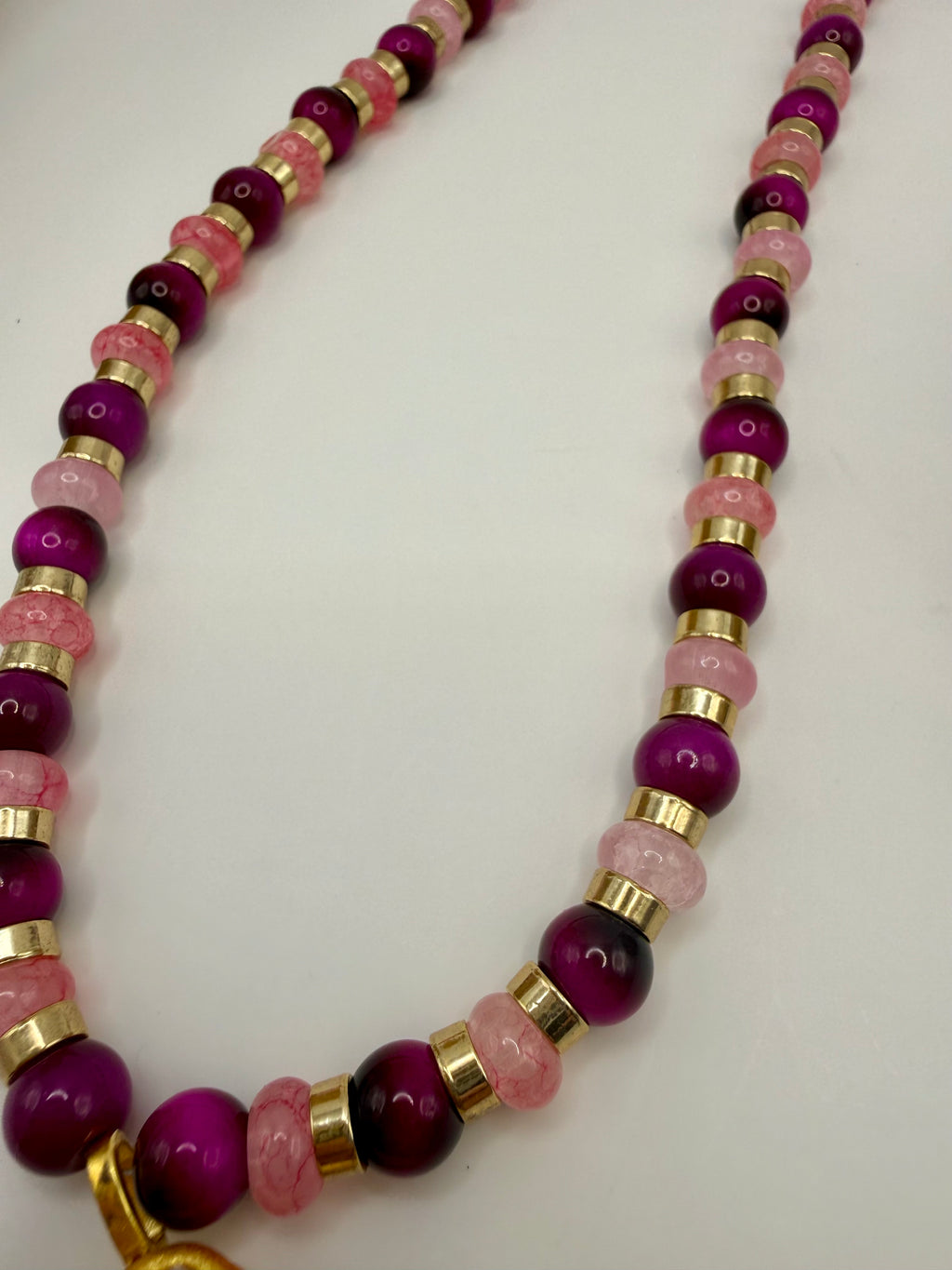 Oyster Shell Beaded Necklace – Berry Bliss