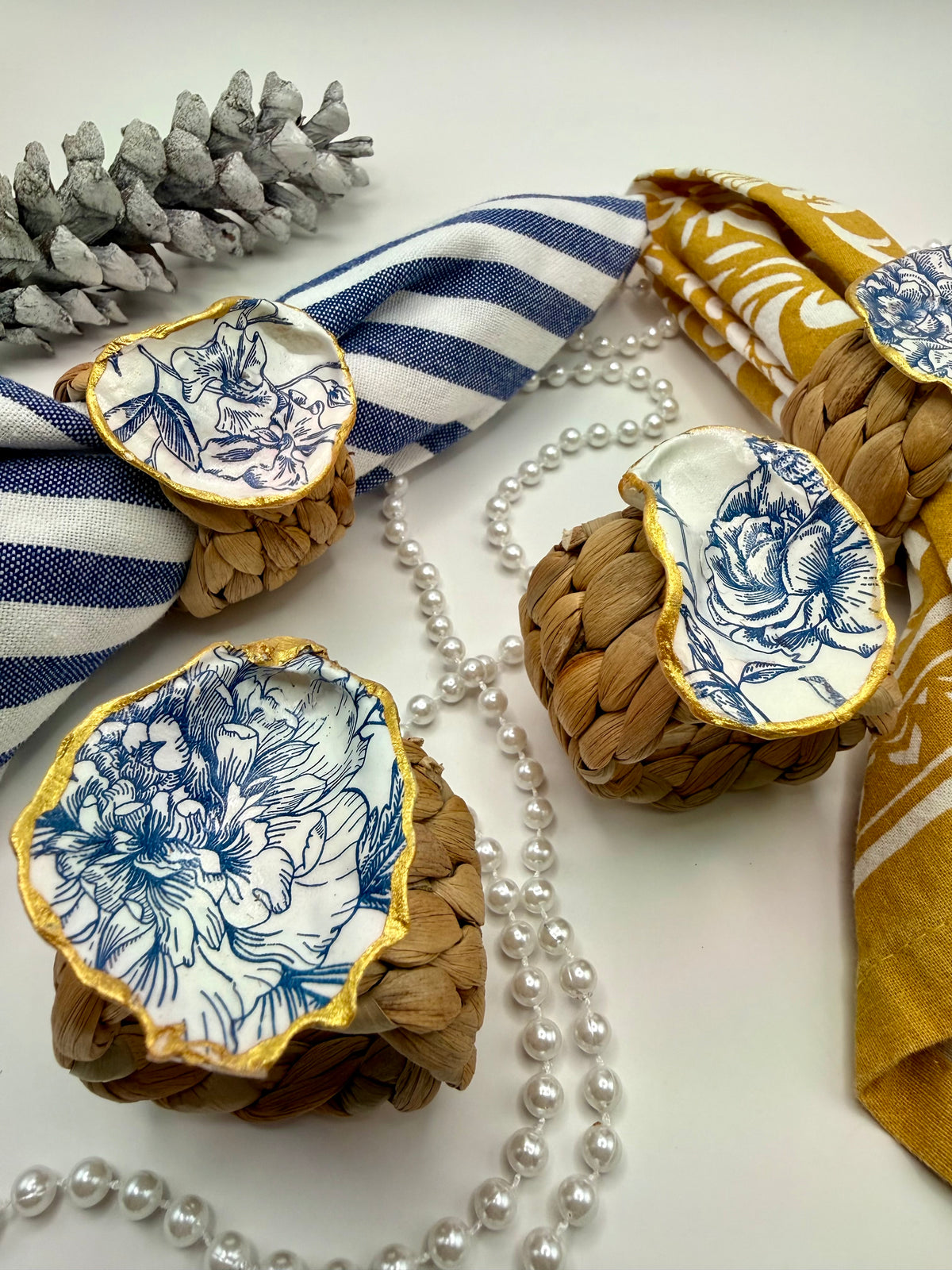 Oyster Shell Napkin Ring – Blue & White French Toile