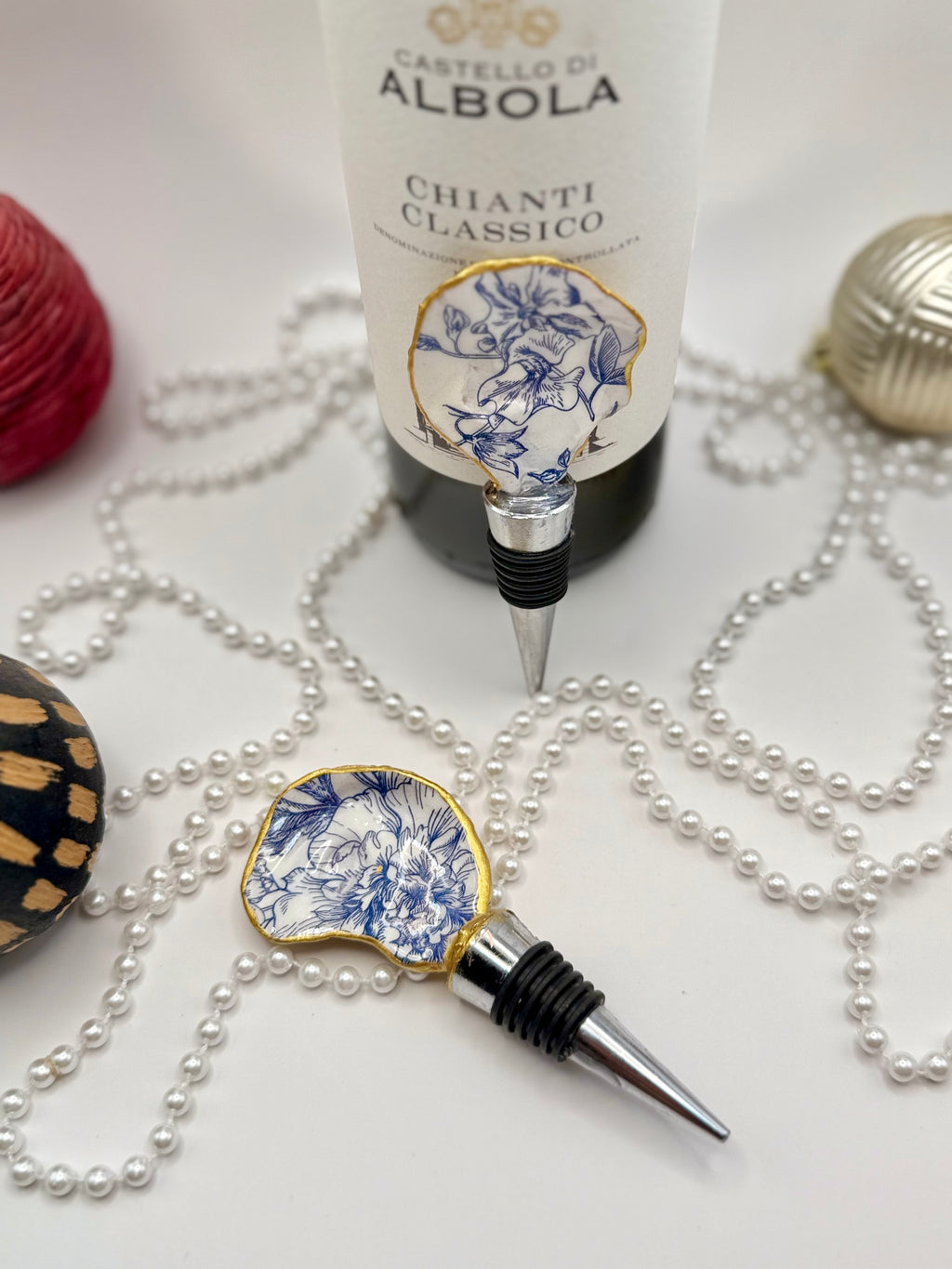 Oyster Shell Wine Stopper – Blue & White French Toile