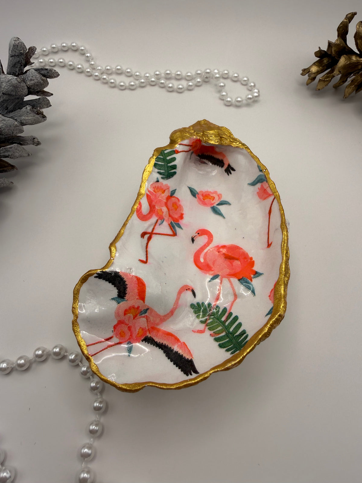 Oyster Trinket Tray with Stand – Flamingo Paradise